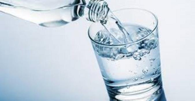 فواید نوشیدن آب با معده خالی و پس از بیدار شدن از خواب