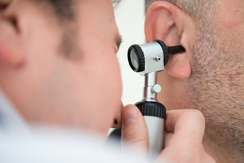 حضور متخصص گوش ، حلق و بینی در مرکز بهداشت و درمان